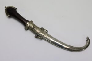 Mobilier et objets d'art du 25 février 2023 Lot 182-image