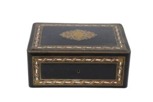 Objets d'art, bijoux, tableaux et mobilier, design du 6 décembre 2025 Lot 118-image