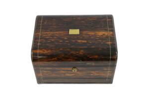 Objets d'art, bijoux, tableaux et mobilier, design du 6 décembre 2025 Lot 120-image