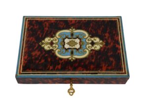 Objets d'art, bijoux, tableaux et mobilier, design du 6 décembre 2025 Lot 13-image