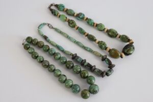 Objets d'art, bijoux, tableaux et mobilier, design du 6 décembre 2025 Lot 15-image