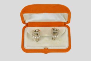 Objets d'art, bijoux, tableaux et mobilier, design du 6 décembre 2025 Lot 23-image