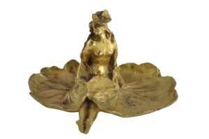 Objets d'art, bijoux, tableaux et mobilier, design du 6 décembre 2025 Lot 32-image